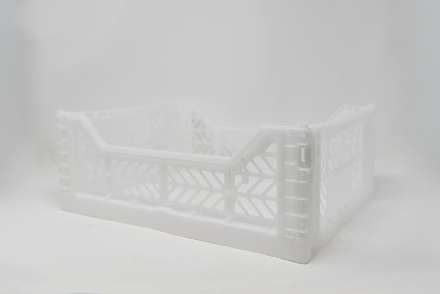 midi crate: white