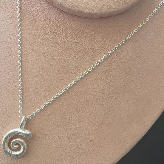 Swirl silver necklace